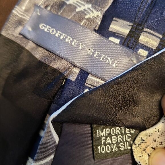 Geoffrey Beene silk tie - Picture 3 of 3